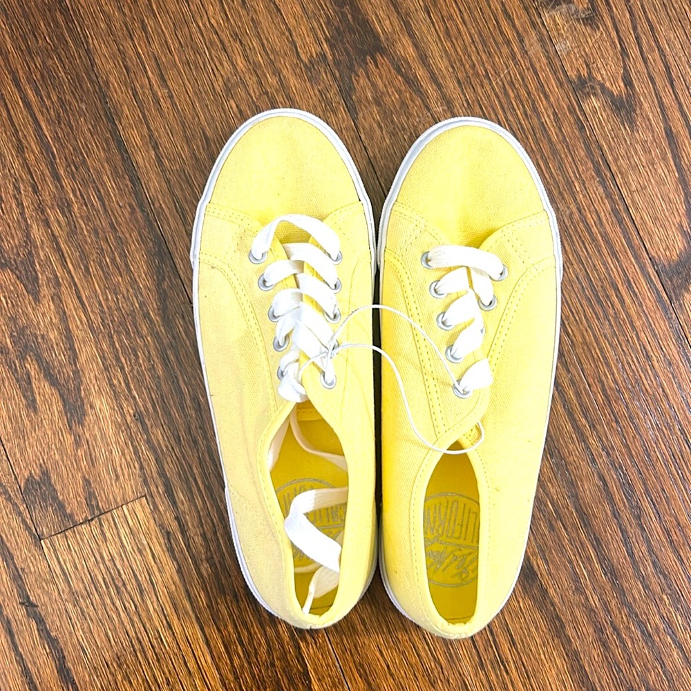 Women’s Old Navy canvas tennis sneakers brand new sz 7